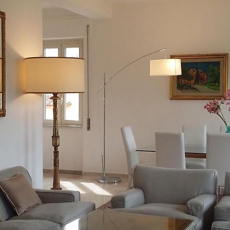Rental In Rome Colosseo View Luxury Exterior photo