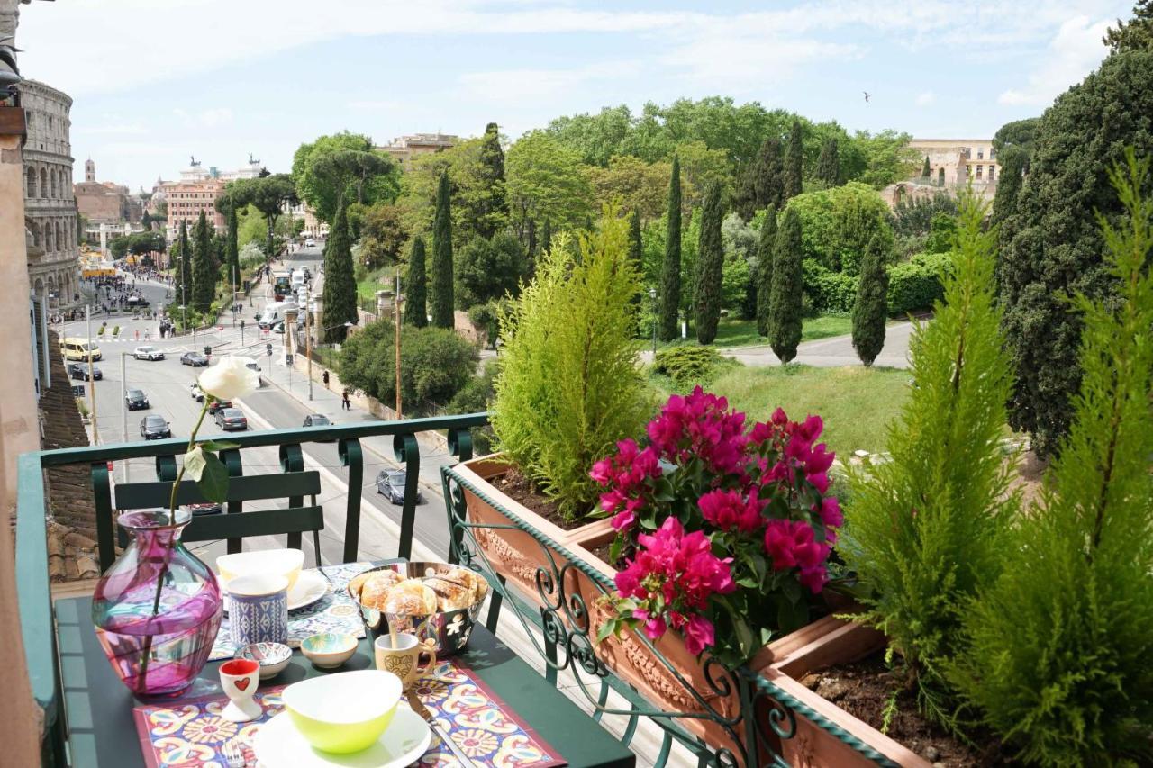 Rental In Rome Colosseo View Luxury Exterior photo