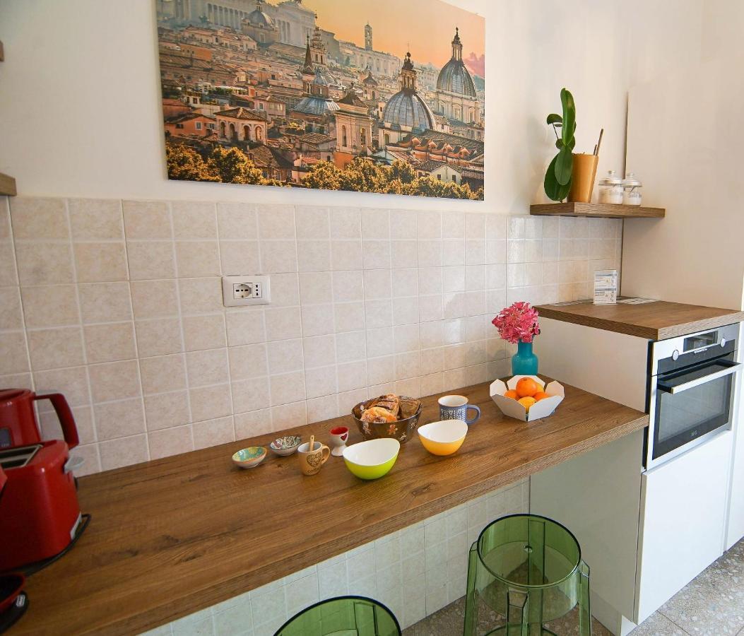 Rental In Rome Colosseo View Luxury Exterior photo