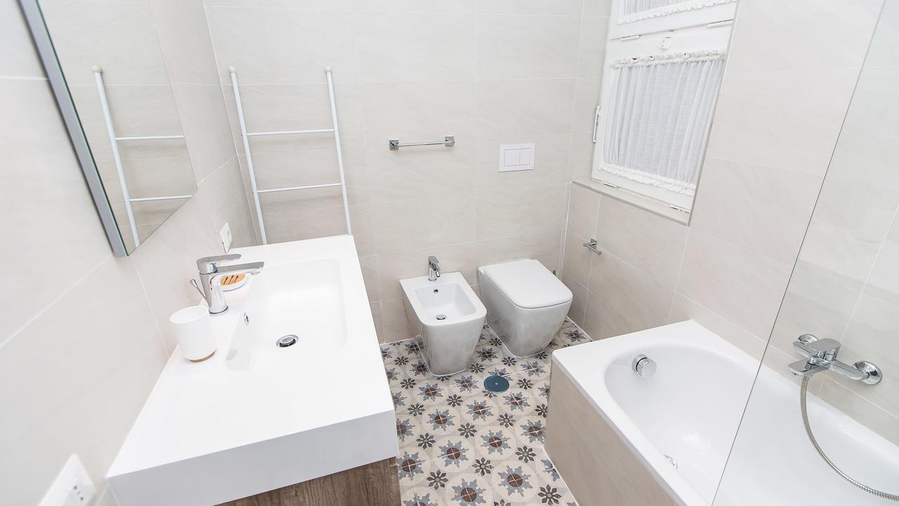 Rental In Rome Colosseo View Luxury Exterior photo
